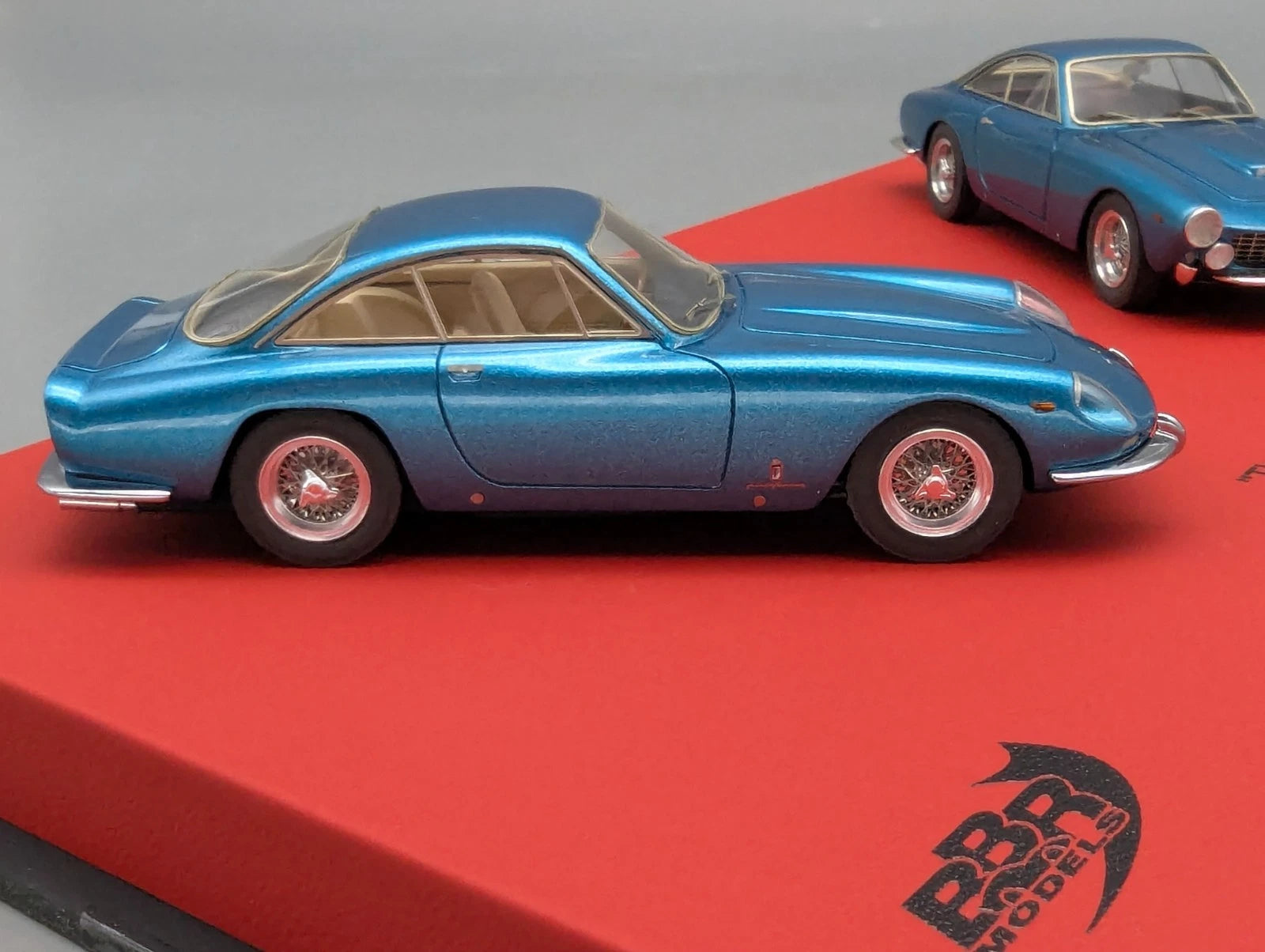 Modellautos 1:43 BBR  Ferrari 250 GT Lusso  S/N 4335 GT Set 2-tlg. 1/5 OVP