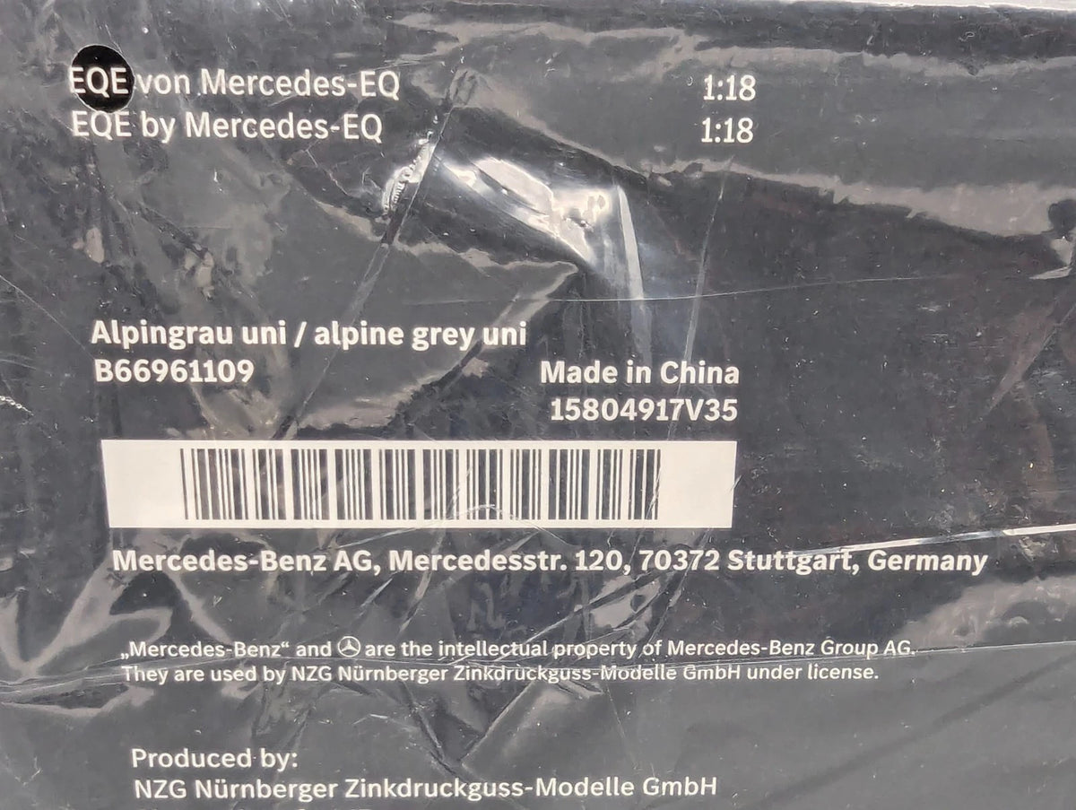 Modellautos 1:18 NZG Mercedes Benz EQE Alpin Grau Uni mit Dealer OVP