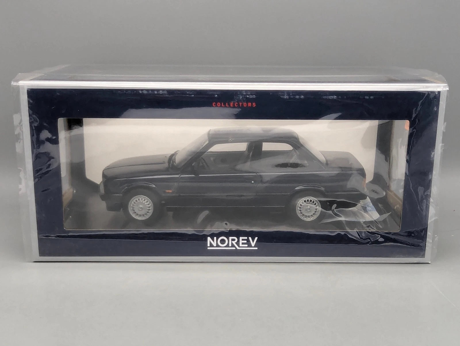 Modellautos 1:18 Norev BMW 325i 1988 Blue MetallicOVP