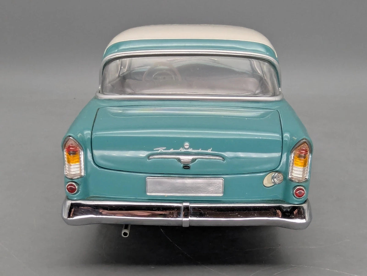 Modellautos 1:18 Minichamps Opel Rekord P1 1958 Türkisblau mit OVP