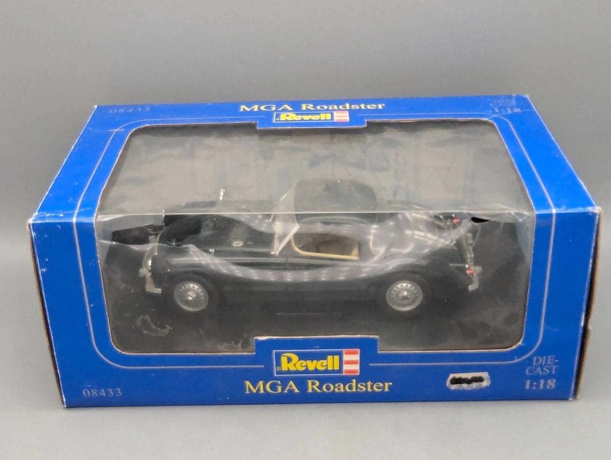 Modellautos 1:18 Revell MGA Roadster British Racing Green / Dunkel Grün mit OVP