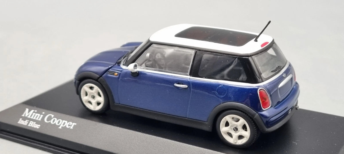 Modellautos 1:43 Minichamps Mini Cooper Indi Blue Ltd 1/2304 Vitrine