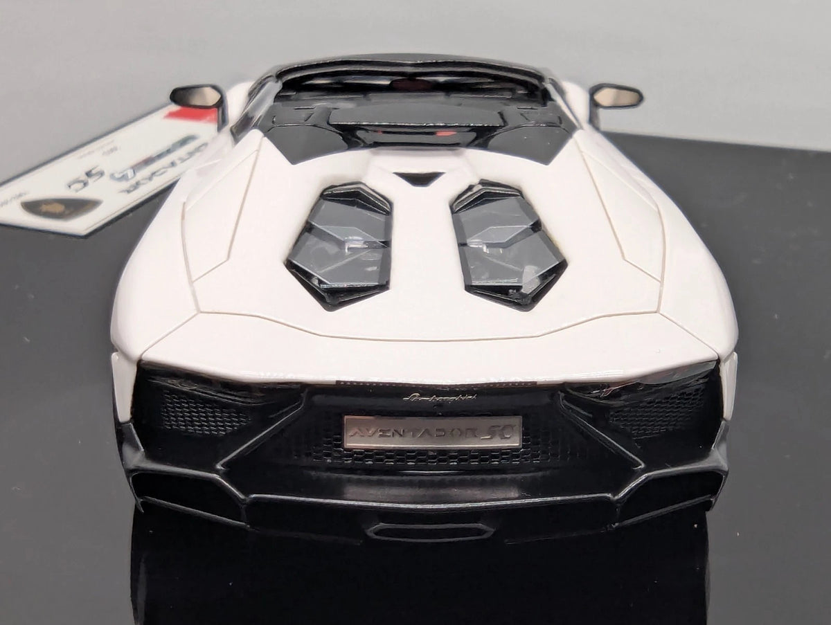 Eidolon Make Up 1:43 Lamborghini Aventador LP720-4 Roadster Engine Set Weiß OVP