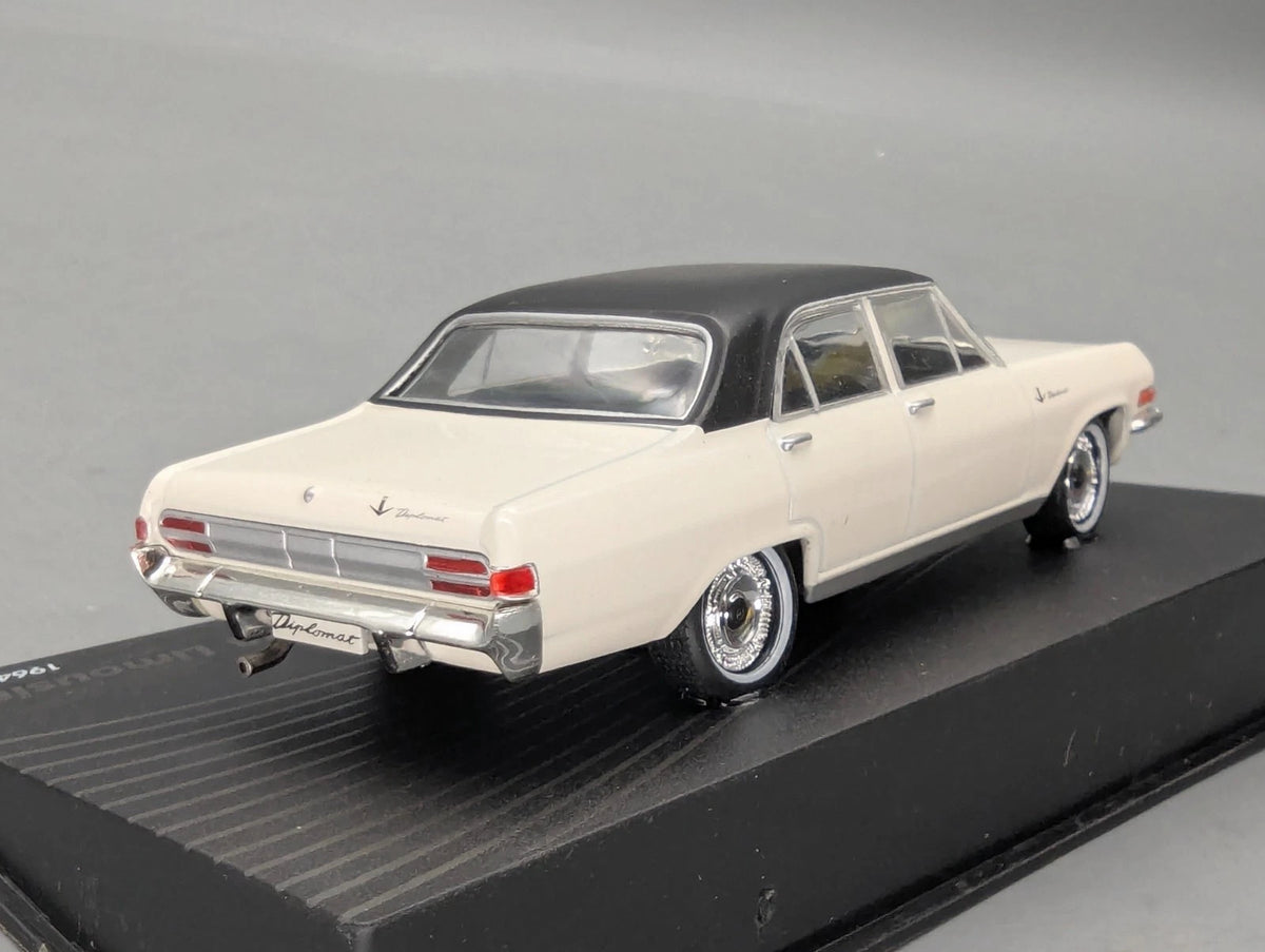Modellautos 1:43 Ixo für Eaglemoss Opel Collection Diplomat V8 Limousine Vitrine