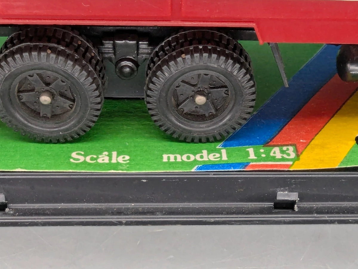 LKW Modelle 1:43 KaMa3 53213 Feuerwehr mit Vitrine