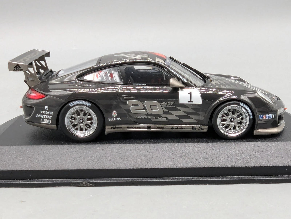 Modellautos 1:43 Minichamps Porsche 911 GT3 Cup 2010 Carrera Cup WAP Dealer OVP