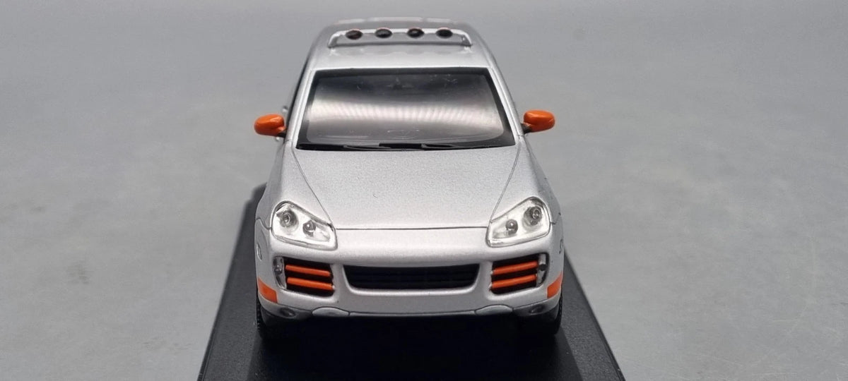 Modellautos 1:43 Minichamps Porsche Cayenne silber Transsyberia 2007 OVP