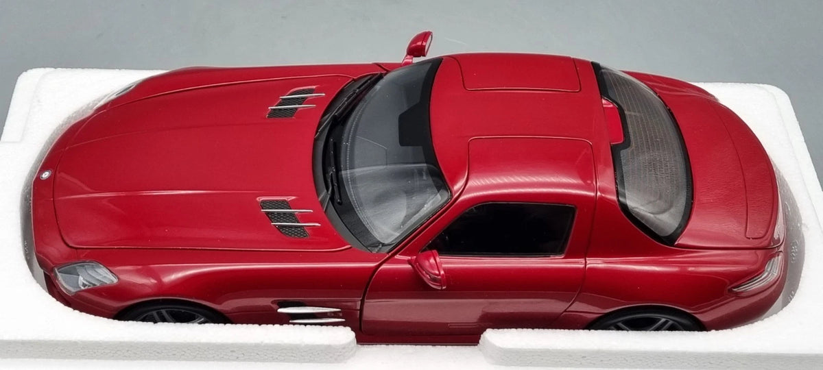 Modellautos 1:18 Minichamps 100 039020 Mercedes-Benz SLS AMG 2010 OVP