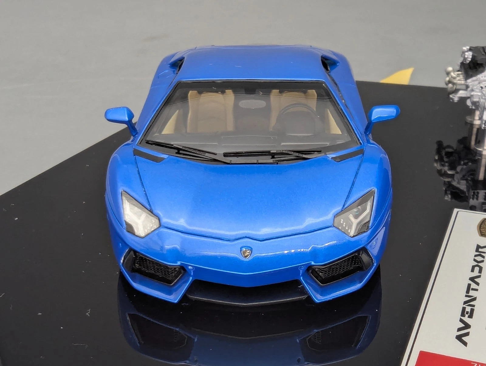 Eidolon Make Up 1:43 Lamborghini Aventador LP700-4 2011 Engine Set Blue Met. OVP