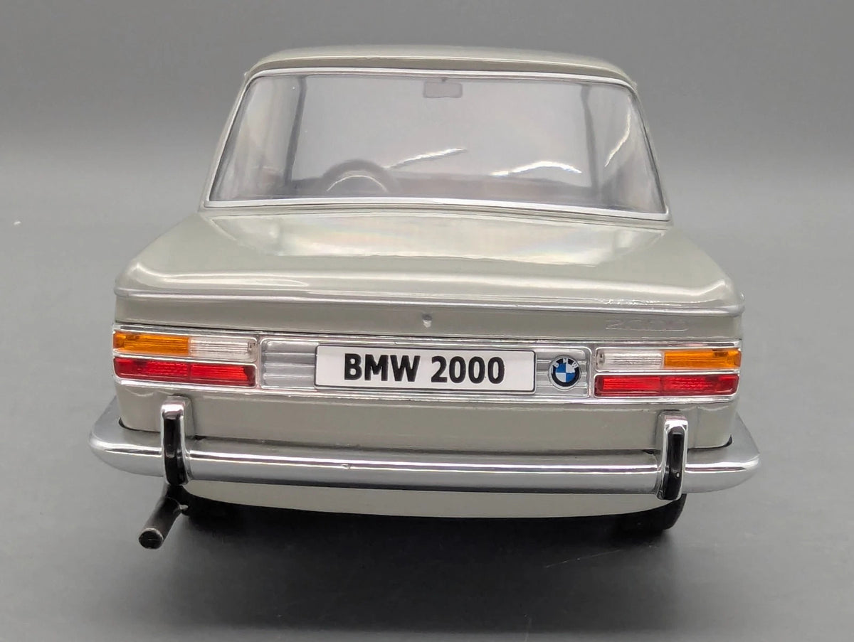 Modellautos 1:18 MCG Modelcar Group BMW 2000 Ti Grau mit OVP