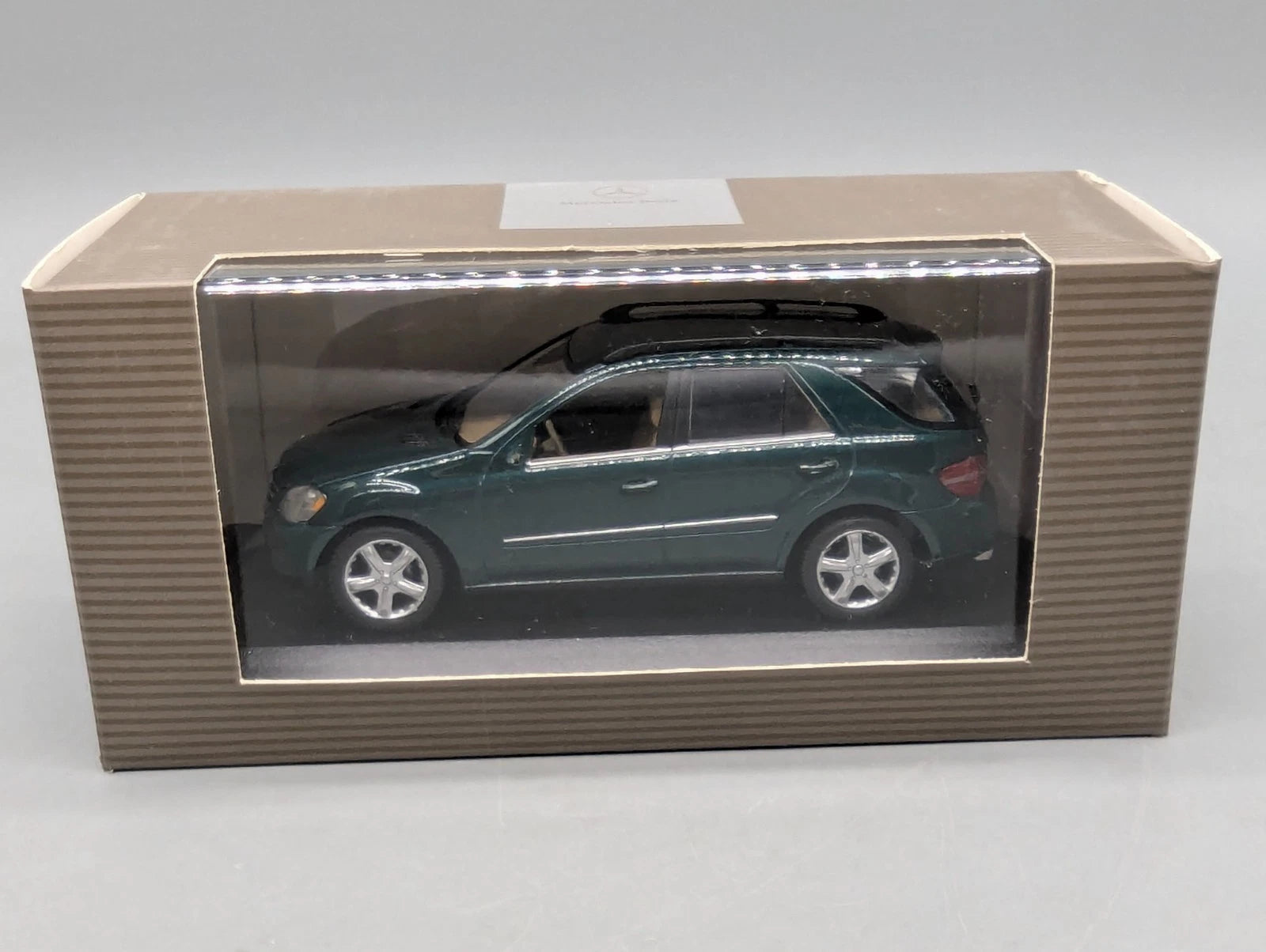 Modellautos 1:43 Minichamps Mercedes Benz M Klasse ML 500 W164 2005 Grün mit OVP