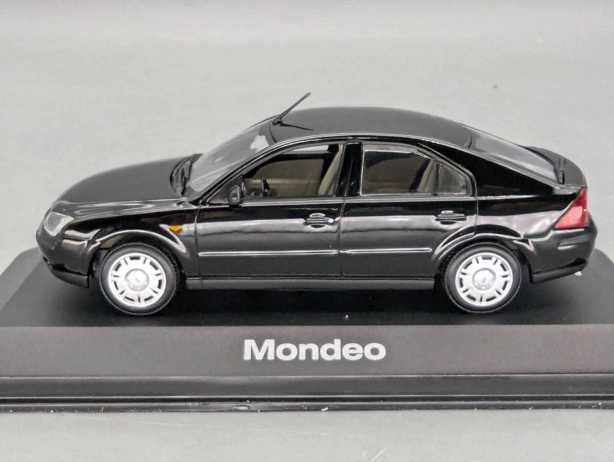 Modellautos 1:43 Minichamps Ford Mondeo Schwarz mit Dealer OVP