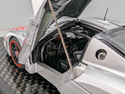Modellautos 1:43 MR Ferrari FXX mit Open Door Funktion 55/100 Silber mit OVP