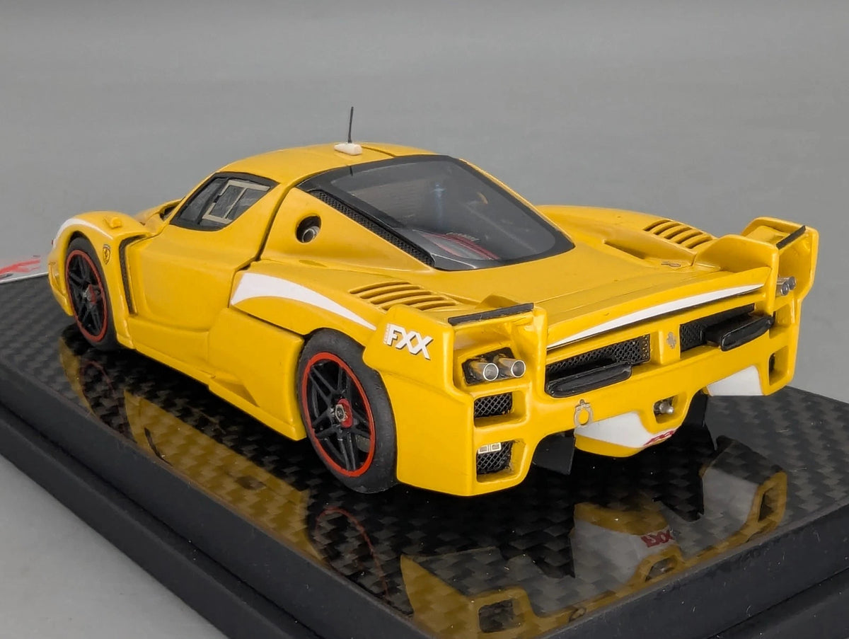 Modellautos 1:43 MR Ferrari FXX mit Open Door Funktion 65/100 OVP