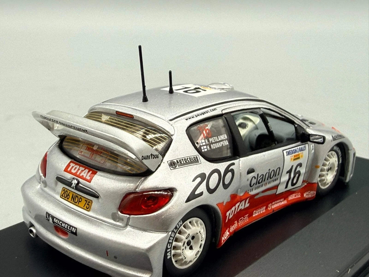Modellautos 1:43 Ixo Peugeot 206 WRC Winner Catalunya 2001 #16 mit OVP