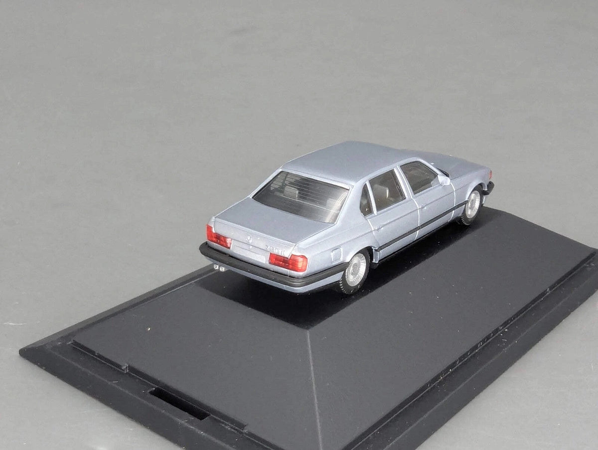 Modellautos 1:87 Herpa BMW 750 iL und 850 i 2-tlg Set plus 6 Postkarten OVP