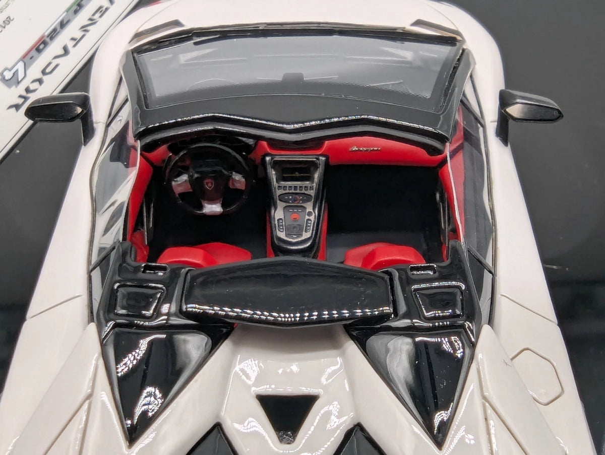 Eidolon Make Up 1:43 Lamborghini Aventador LP720-4 Roadster Engine Set Weiß OVP