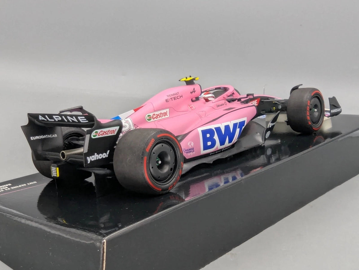 Modellautos 1:18 Minichamps BWT Alpine Bahrain GP 2022 #31 Esteban Ocon mit OVP