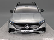 Modellautos 1:18 NZG Mercedes Benz EQB Iridiumsilber mit Dealer OVP