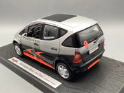 Modellautos 1:18 Maisto Mercedes Benz A-Class F1 Design Hakkinen mit OVP