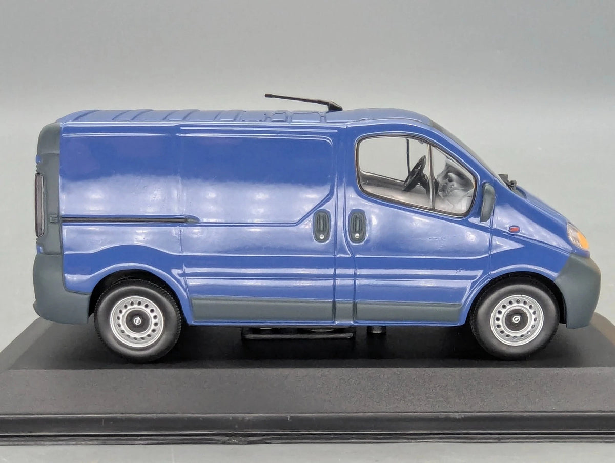 Modellautos 1:43 Minichamps Opel Vivaro Blau mit Dealer OVP