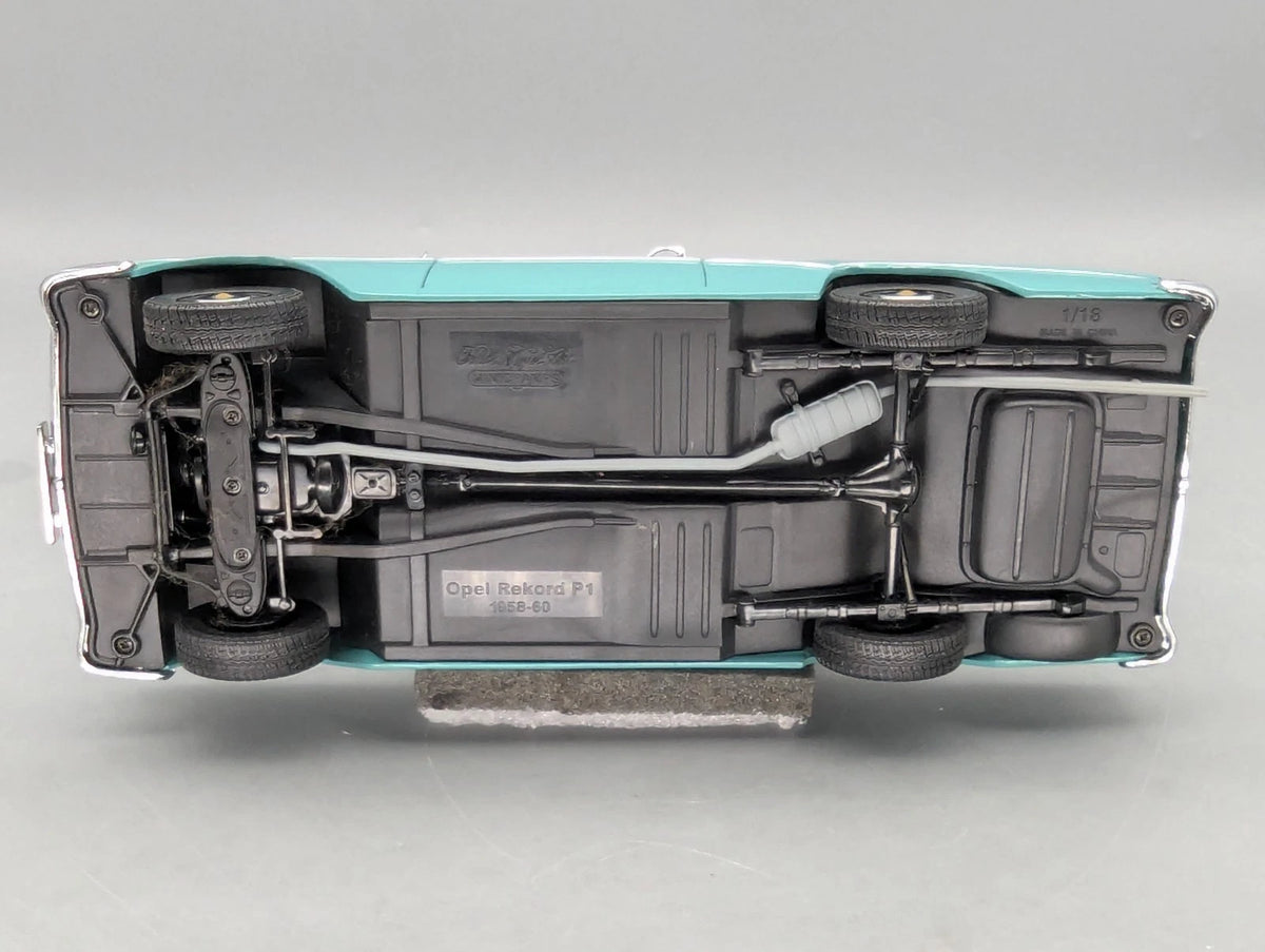 Modellautos 1:18 Minichamps Opel Rekord P1 1958 Türkisblau mit OVP