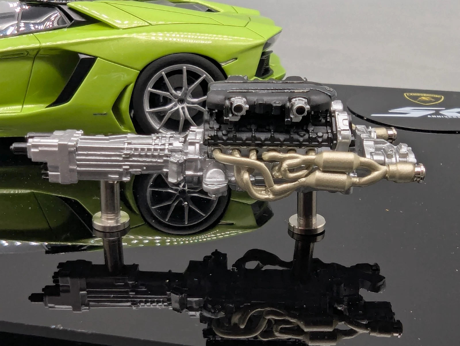 Eidolon Make Up 1:43 Lamborghini Aventador LP700-4 Roadster 2012 Engine Set OVP