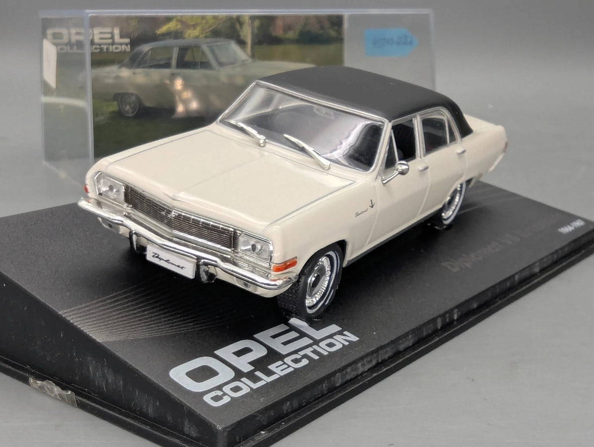 Modellautos 1:43 Ixo für Eaglemoss Opel Collection Diplomat V8 Limousine Vitrine