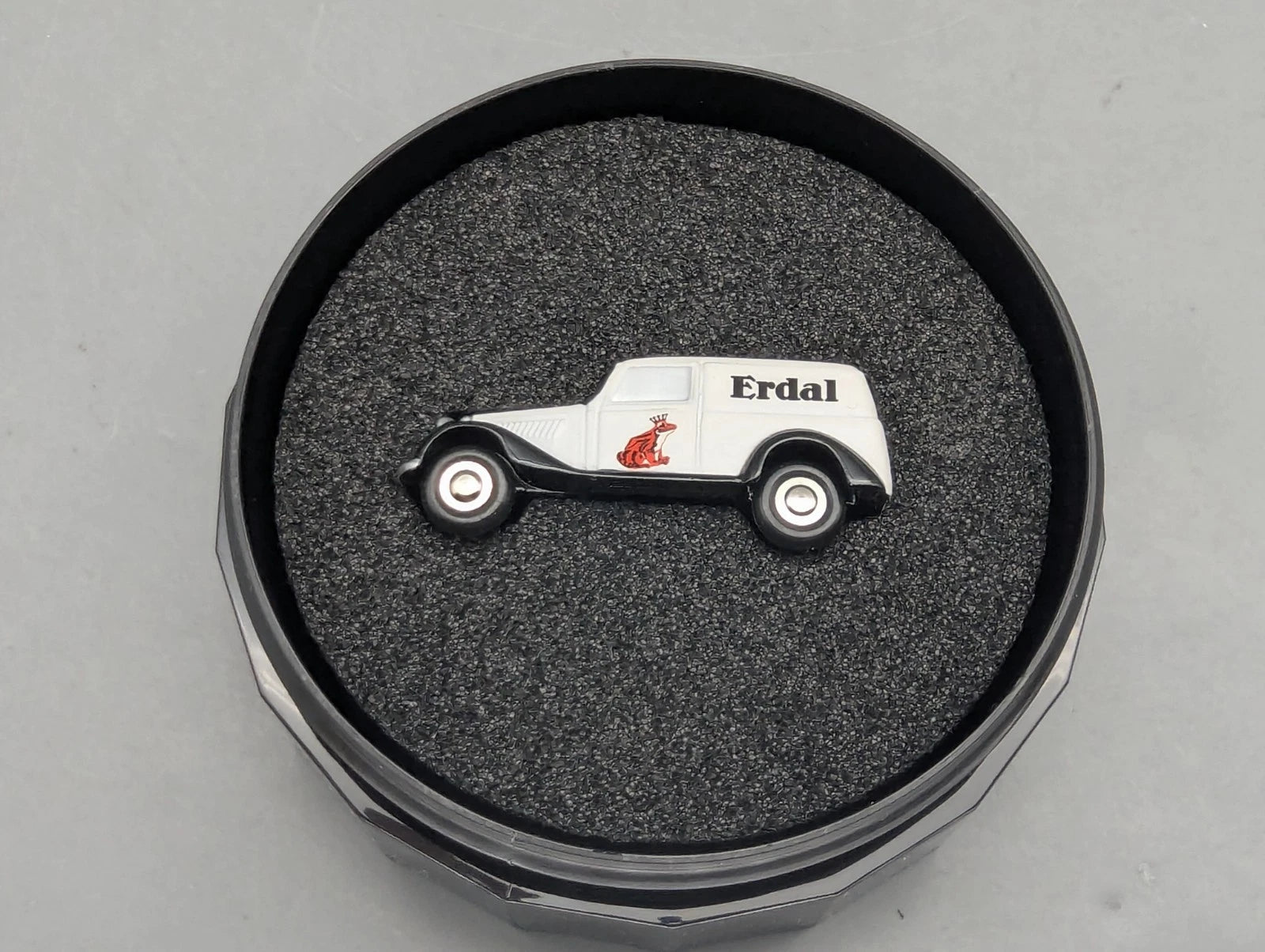 Modellautos 1:90 Schuco Piccolo-Set Erdal Schuhcreme Mercedes Benz 170V in OVP