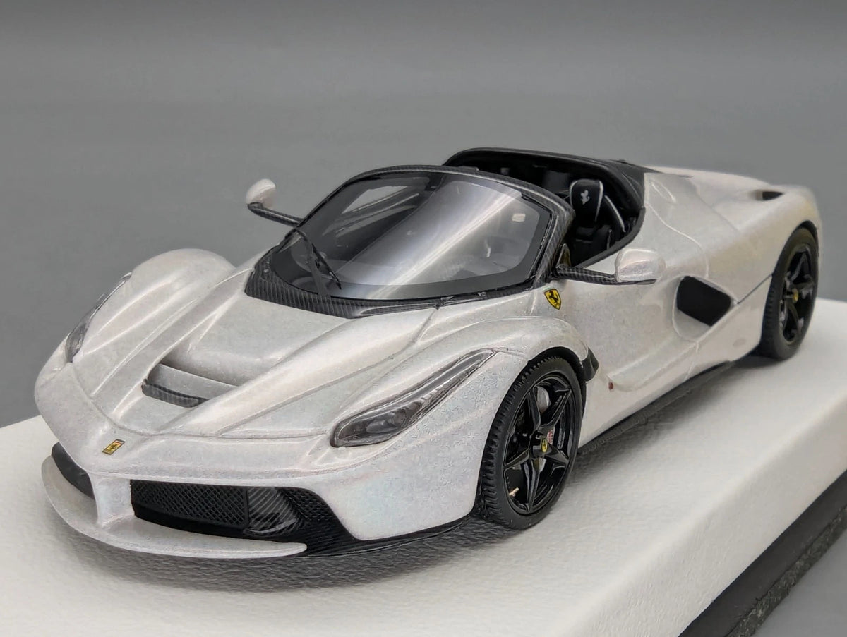 Modellautos 1:43 BBR Ferrari LaFerrari Aperta Weiß Ltd 01/24 mit Vitrine + OVP