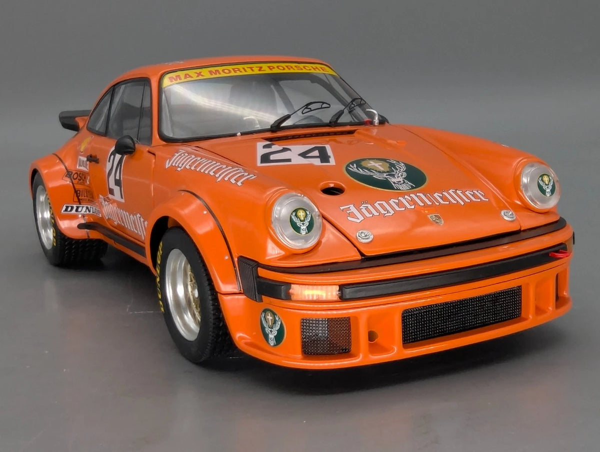 Modellautos 1:18 Schuco Porsche 934 RSR Jägermeister Max und Moritz #24 mit OVP