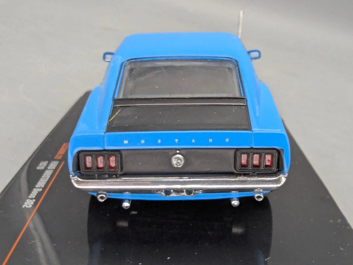 Modellautos 1:43 Ixo Ford Mustang Boss 302 1970 mit Vitrine