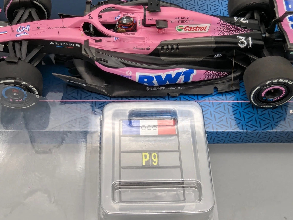 Modellautos 1:18 Minichamps BWT Alpine F1 Bahrain 2023 #31 Esteban Ocon mit OVP