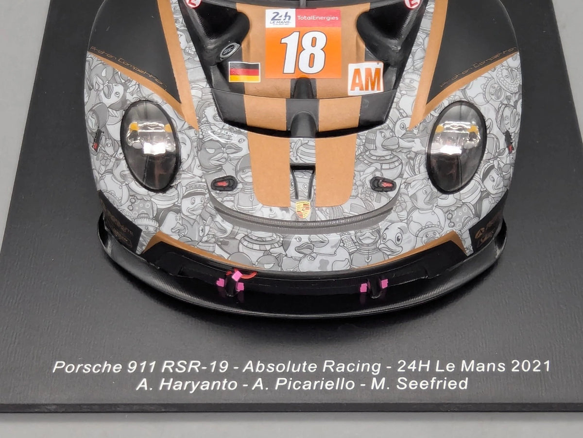 Modellautos 1:18 Spark 18S701 Porsche 911 RSR-19 24h Le Mans 2021 #18 OVP