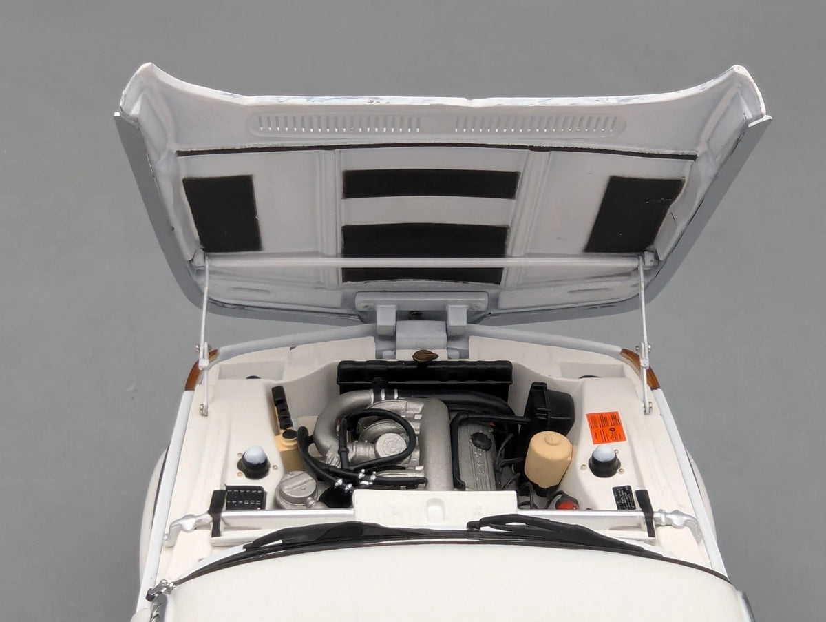 Modellautos 1:18 AUTOart Millenium 70501 BMW 2002 Turbo White mit OVP