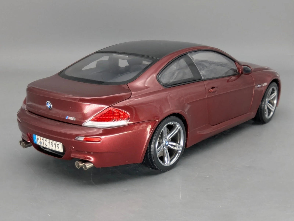 Modellautos 1:18 Kyosho BMW M6 mit Dealer OVP