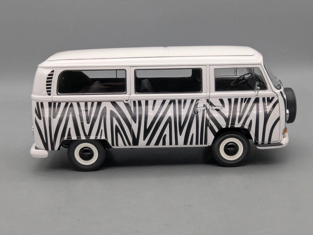 Modellautos 1:18 Schuco Volkswagen VW T2a Bus Safari mit OVP