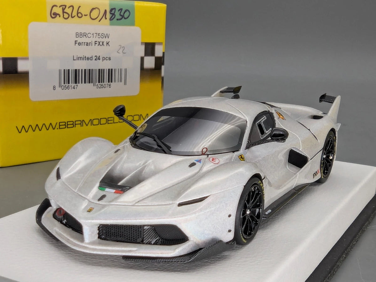Modellautos 1:43 BBR Ferrari FXX-K Ltd 22/24 auf Lederplatte mit Vitrine und OVP