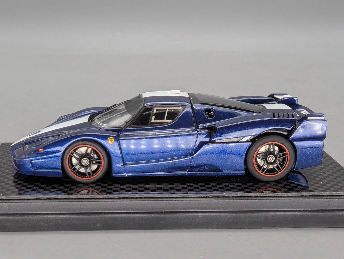 Modellautos 1:43 MR Ferrari FXX mit Open Engine Funktion Bosica Motor mit OVP