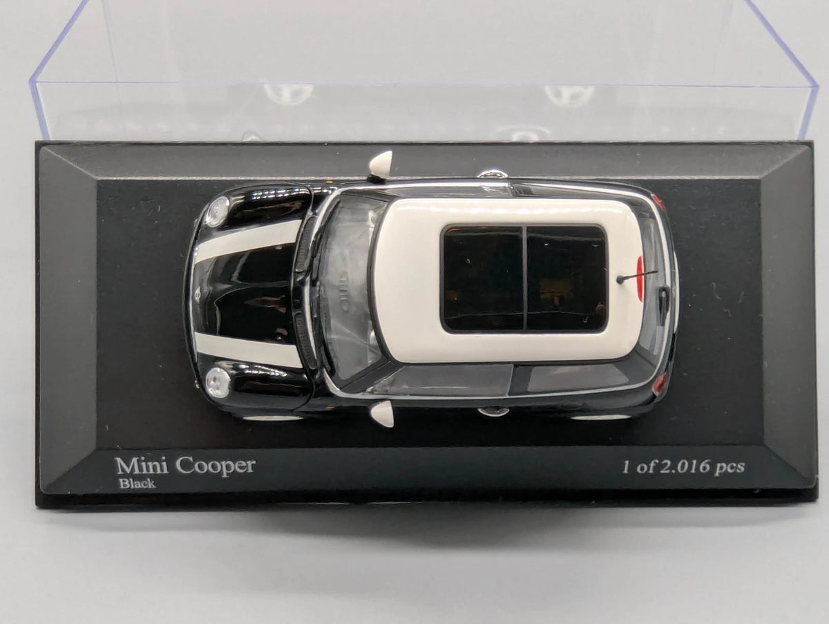 Modellautos 1:43 Minichamps Mini Cooper 2001 Black mit Haube zum Öffnen mit OVP