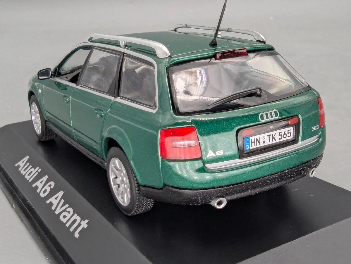 Modellautos 1:43 Minichamps Audi A6 Avant Grün Metallic mit Dealer OVP