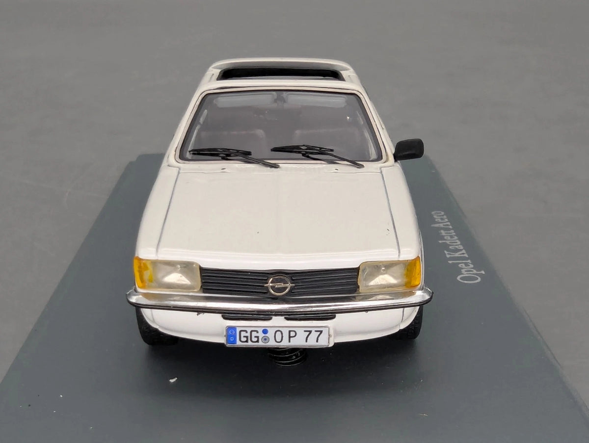 Modellautos 1:43 Neo Scale Models Opel Kadett Aero Weiß mit OVP