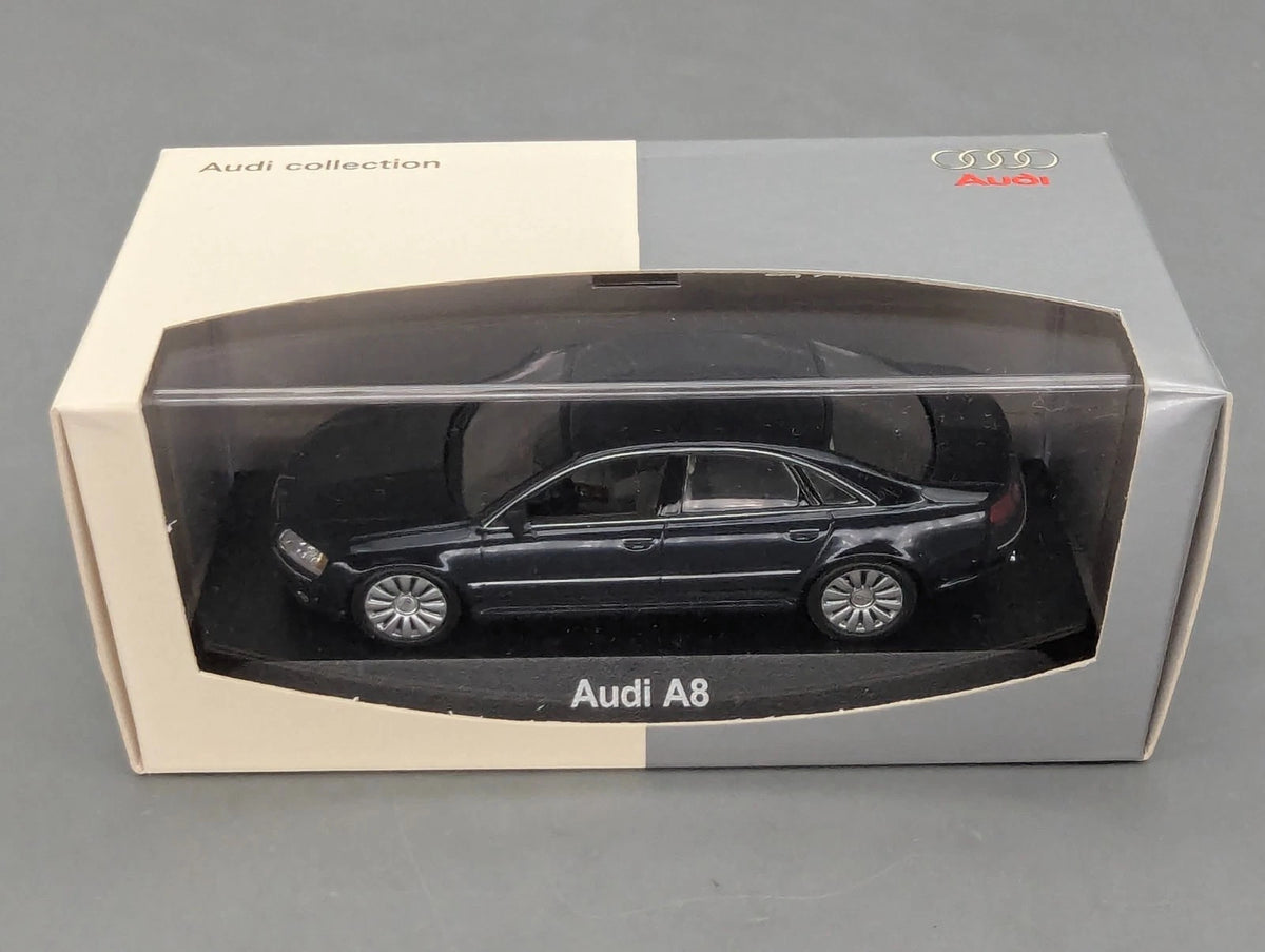 Modellautos 1:43 Minichamps Audi A8 Nachtblau mit Dealer OVP