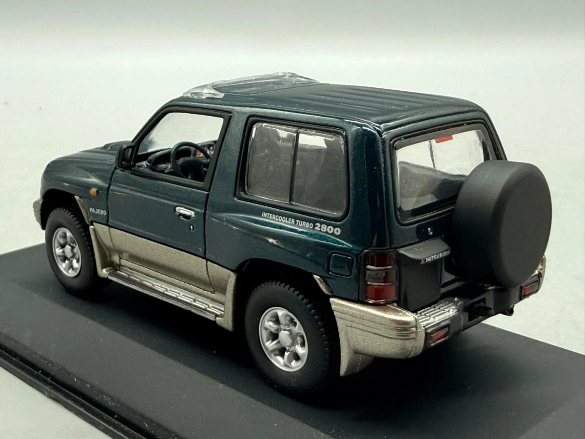 Modellautos 1:43 Minichamps Mitsubishi Pajero mit OVP