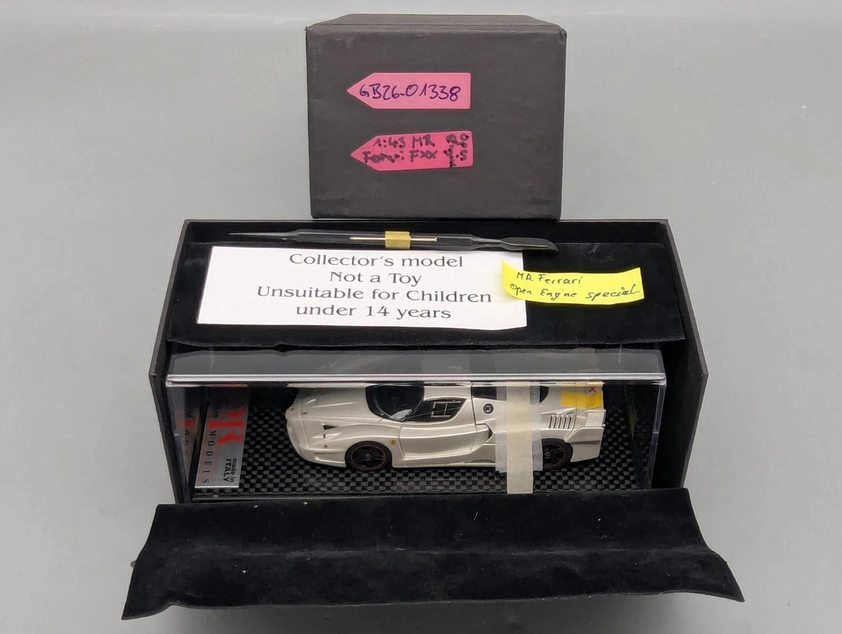 Modellautos 1:43 MR Ferrari FXX mit Open Engine Funktion mit OVP