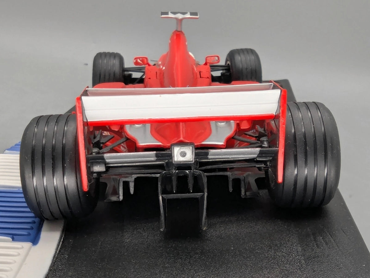 Modellautos 1:18 Hot Wheels Racing 26697 Ferrari F1-2000 #3 M Schumacher OVP