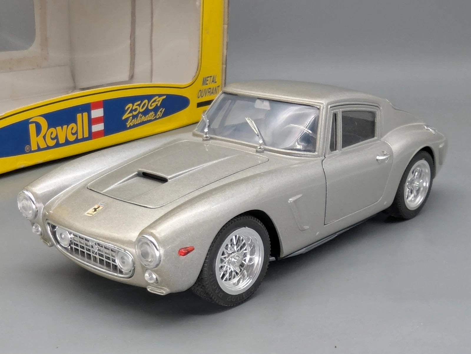 Modellautos 1:18 Revell Ferrari 250 GT Berlinetta 1961 mit OVP