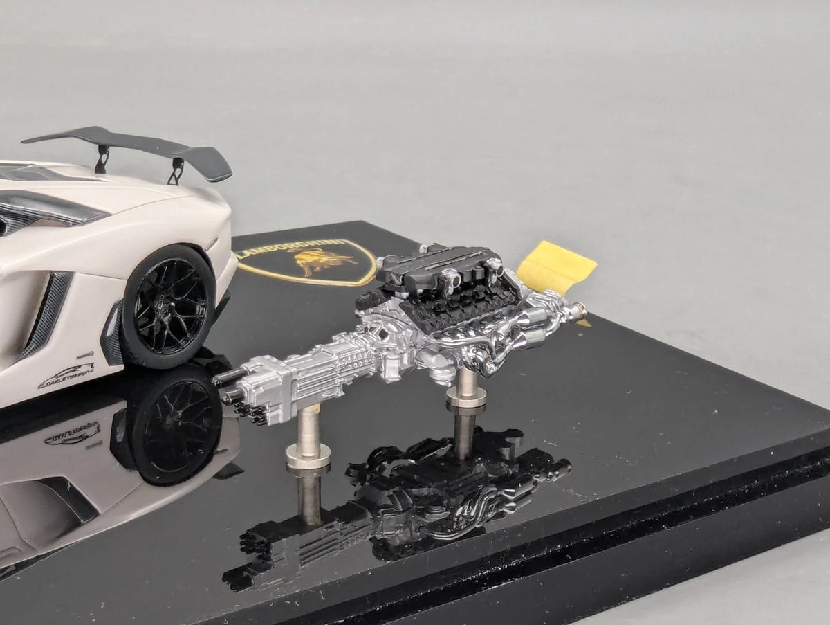 Eidolon Make Up 1:43 Lamborghini Aventador LP760-2 Engine Set Oakley Weiß OVP