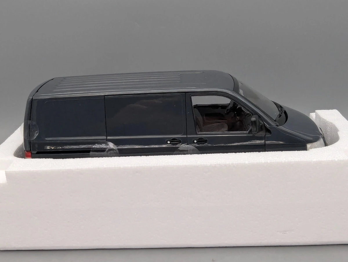 Modellautos 1:18 Norev Volkswagen VW Transporter 2003 Grau mit OVP