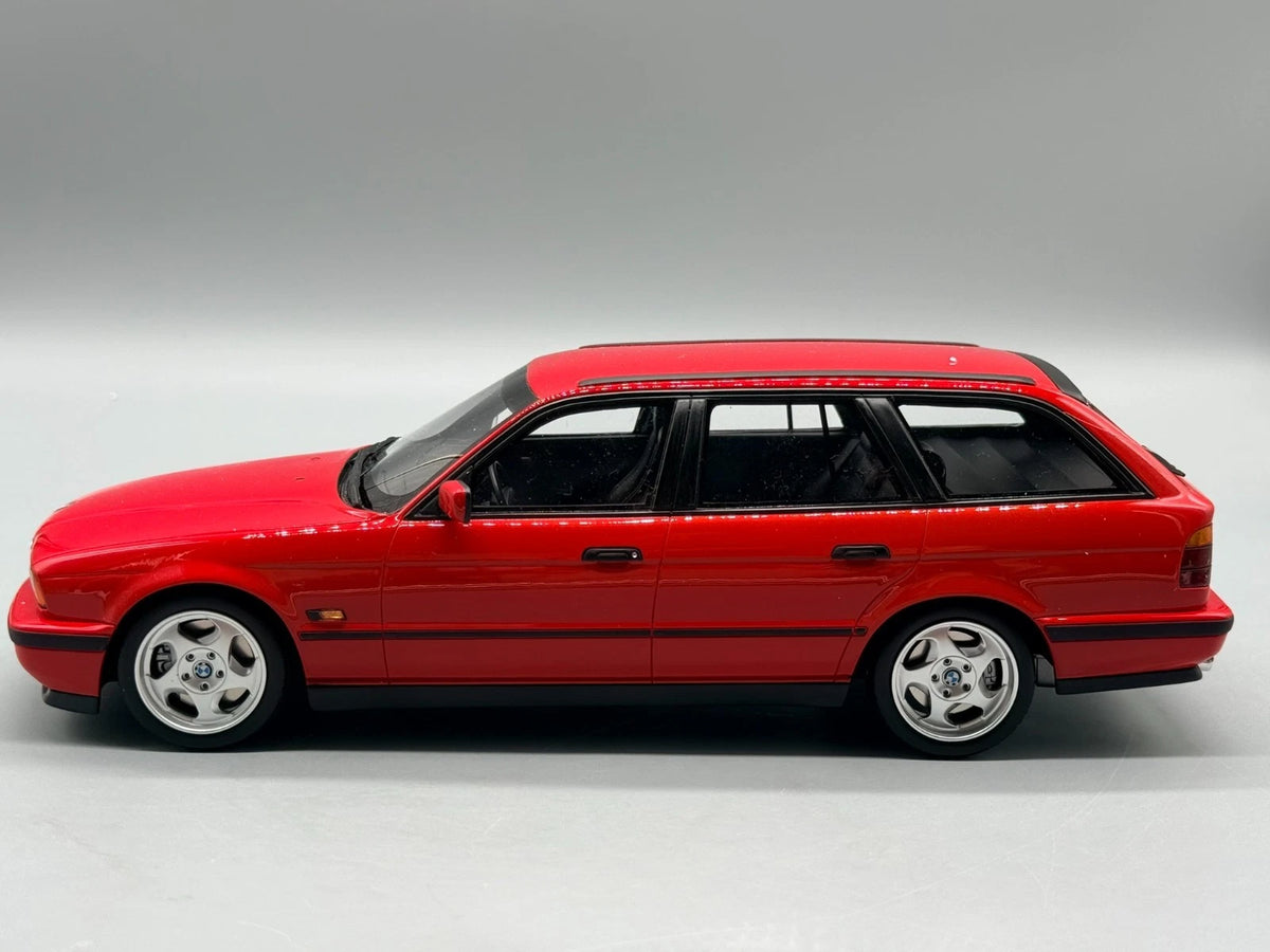 Modellautos 1:18 Otto Mobile BMW M5 Touring Rot mit OVP